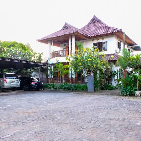 Friends Beach Hotel Kuta  Exterior foto