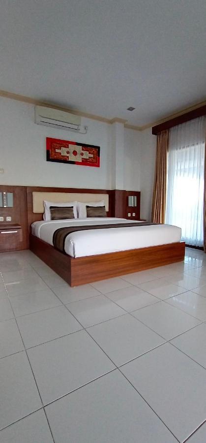Friends Beach Hotel Kuta  Exterior foto