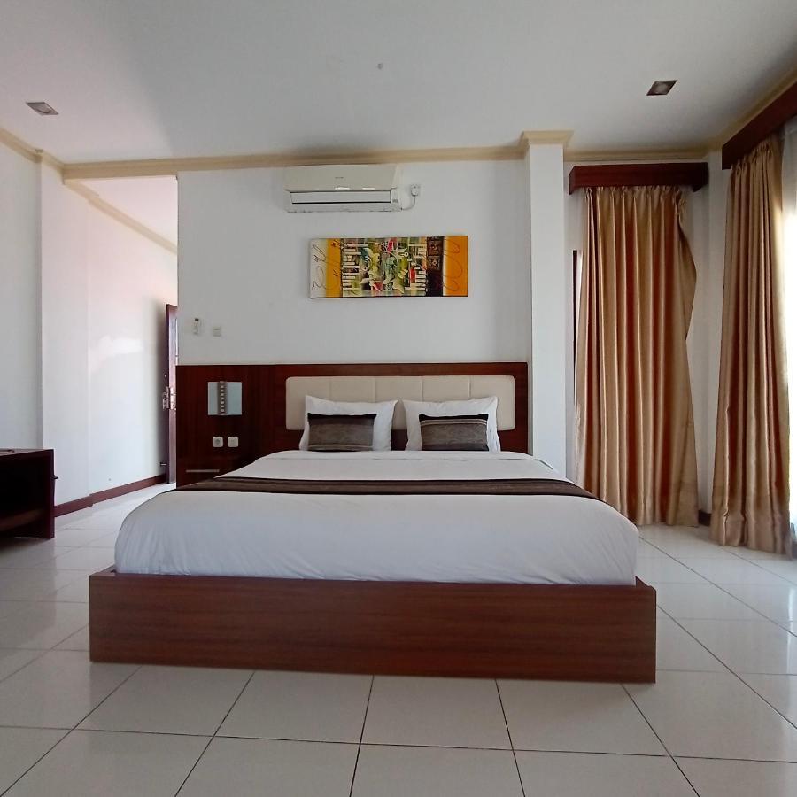 Friends Beach Hotel Kuta  Exterior foto