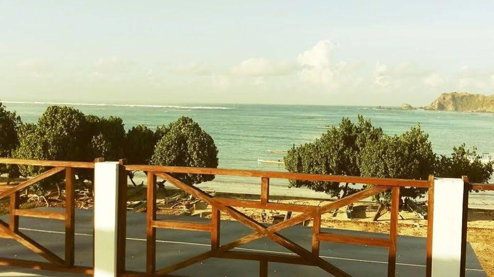 Friends Beach Hotel Kuta  Exterior foto