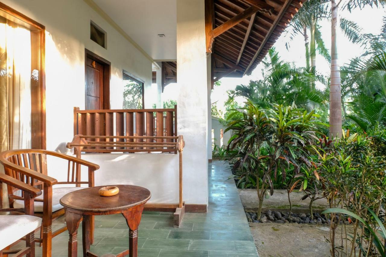 Friends Beach Hotel Kuta  Exterior foto