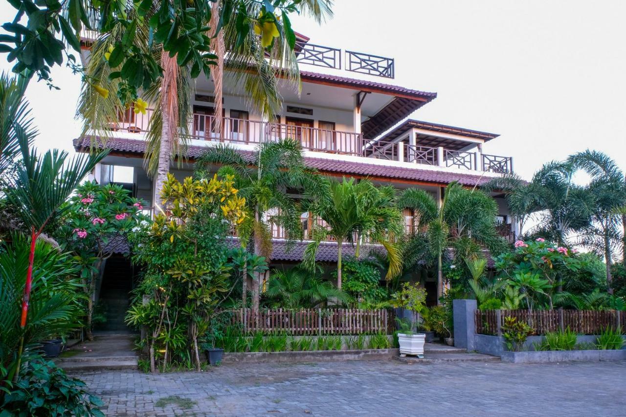 Friends Beach Hotel Kuta  Exterior foto