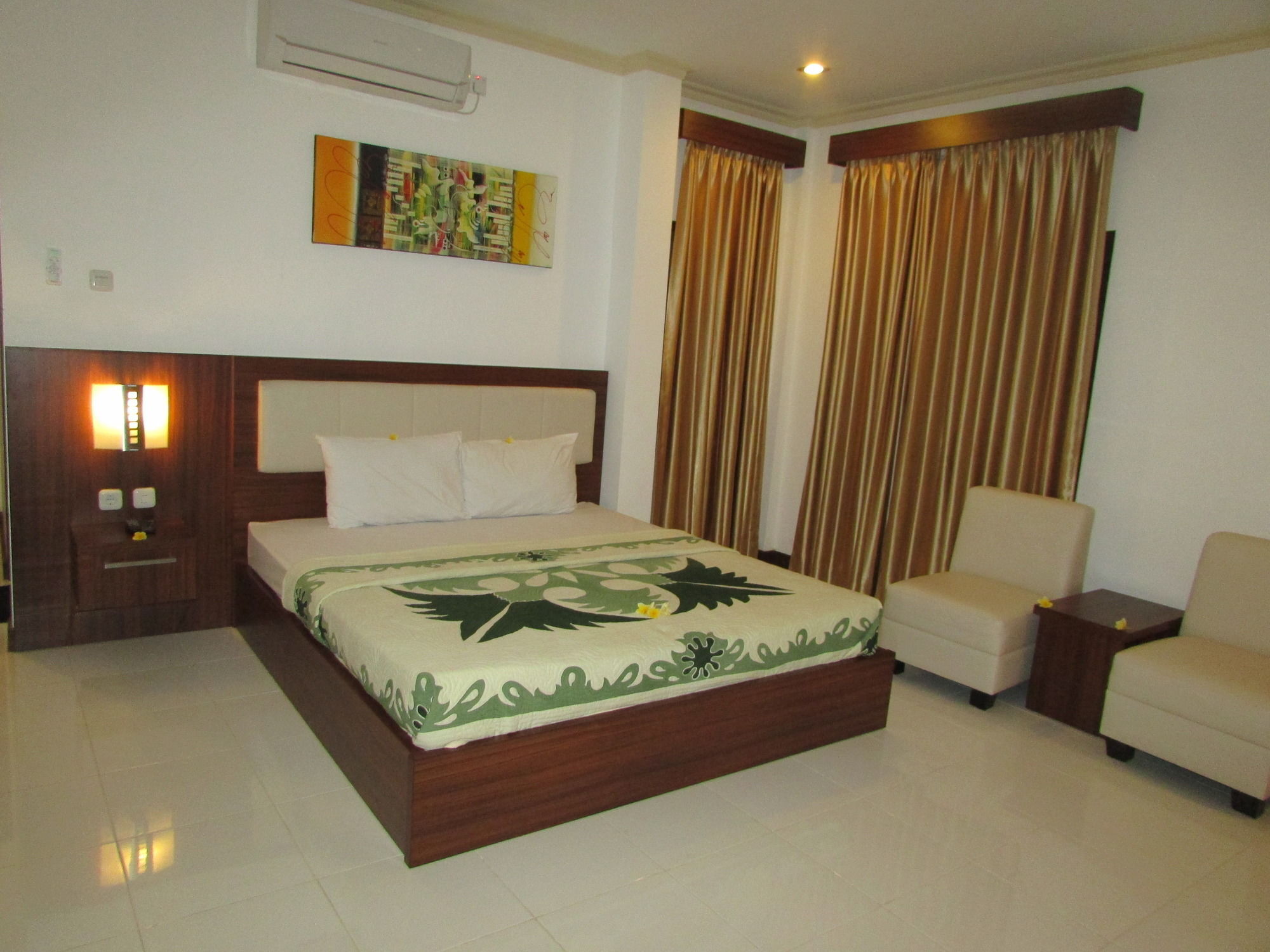 Friends Beach Hotel Kuta  Exterior foto
